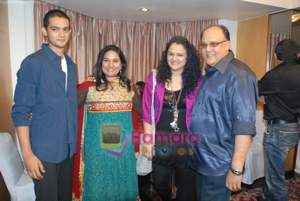 Alok Nath, Vibha Chibber at Star Plus big bash for serial Bidaai in Ramee on 9th July 2009 