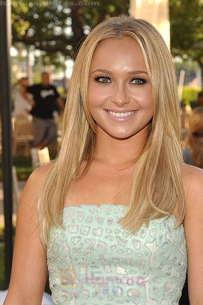 Hayden Panettiere at the LA premiere of the six season of ENTOURAGE on July 9, 2009 