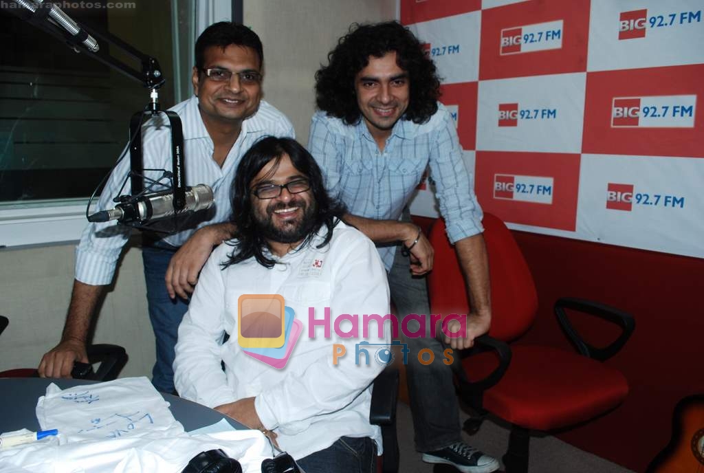 Pritam Chakraborty, Imtiaz Ali promote Love Aaj Kal on Big FM in Andheri, Mumbai on 17th July 2009 