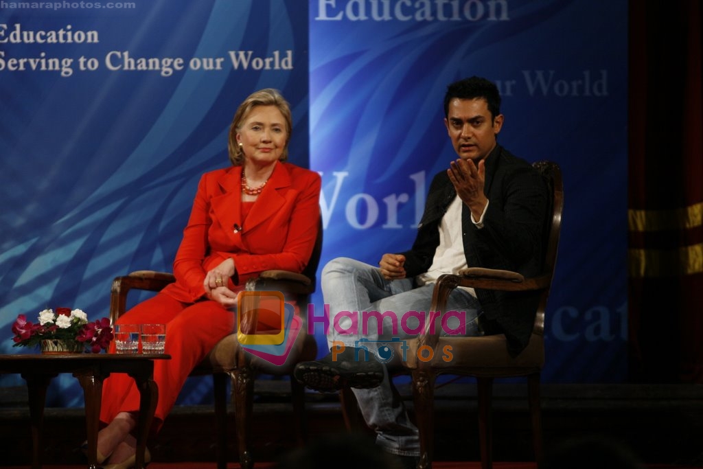 Aamir Khan meets Hillary Clinton in Xaviers College, Mumbai on 18th July 2009 