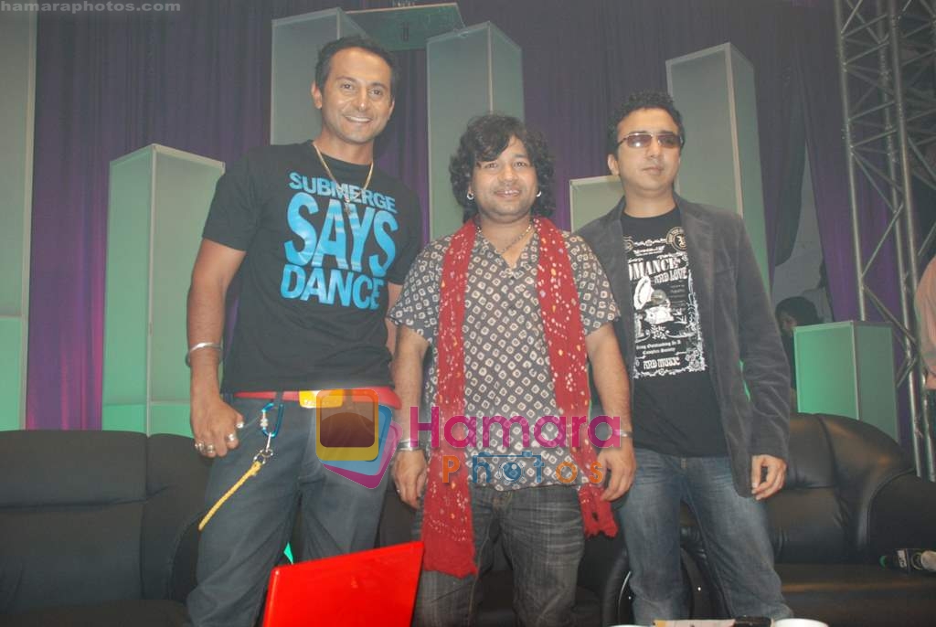Kailash Kher, Nikhil Chinappa at Rock on with MTV show press meet in MTV Office on 21st July 2009 