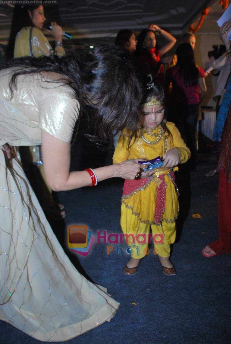 dhriti bhatia, Hema Malini at the launch of Jai Shri Krishna - Natkhat Kanhaiya Ke Geet album on Sony Music at ISKCON temple on 25th July 2009 