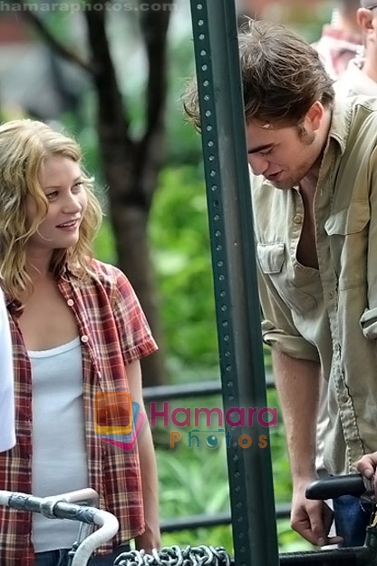 Robert Pattinson, Emilie de Ravin at the location for movie REMEMBER ME on June 30th 2009 in Manhattan, NY
