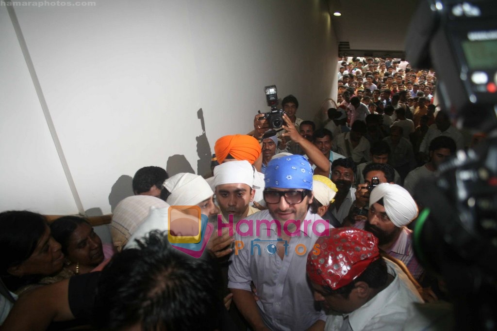 Sikh Community clears Saif Ali Khan's Love Aaj Kal in Mumbai on 29th July 2009