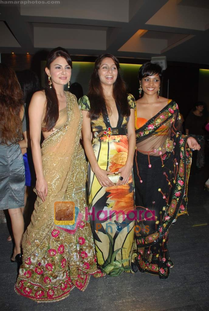 Aanchal Kumar, Shahana Goswami, Anusha Dandekar at Bridal Asia preview in Cest La Vie on 6th Aug 2009 