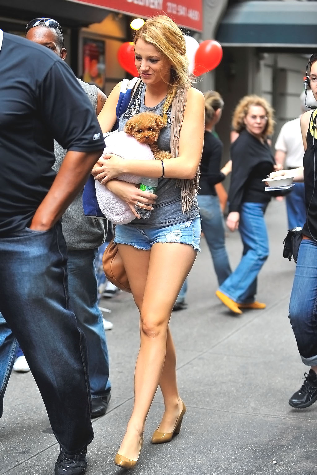Blake Lively on the sets of GOSSIP GIRL on August 6, 2009 in NY 