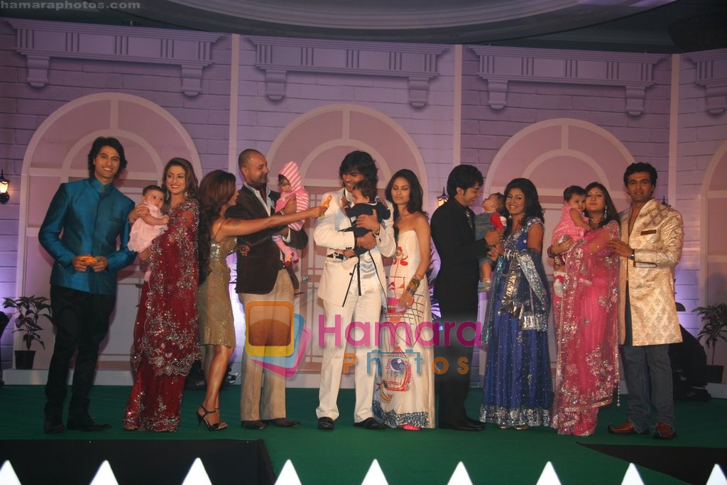 Gurmeet Chaudhary and Debina Bonnerjee, Shilpa Saklani and Apurva Agnihotri, Rakhi and Elesh, Juhi Parmar and  Sachin Shroff, Mouni and Gaurav at the Show Pati, Patni Aur Woh on NDTV Imagine on 10th Aug 