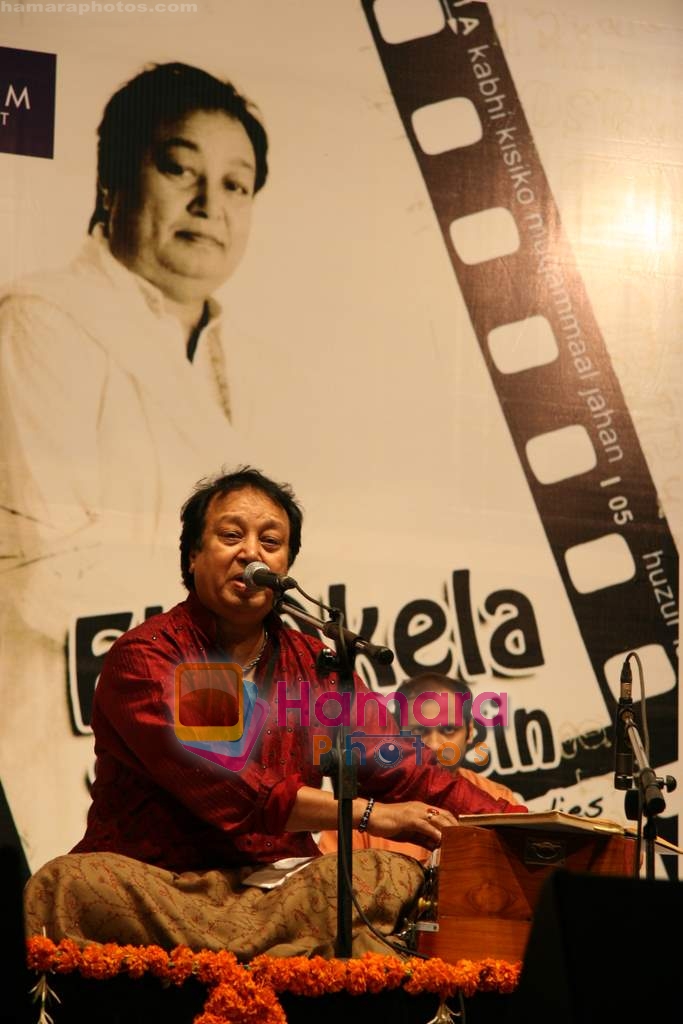 Bhupinder Singh at the Launch of Mitali and Bhupinder's album Ek Akela Shaher Mein in Nehru Centre on 11th Aug 2009 