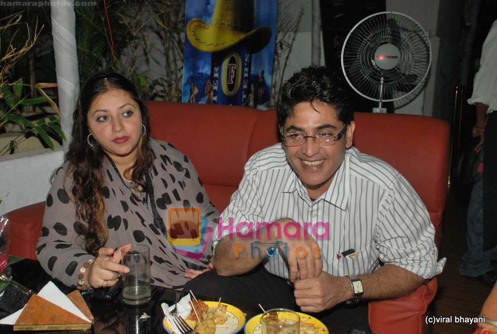 Asif Sheik at Yeh Chanda Kanoon Hai success bash in Seesha Lounge on 13th Aug 2009 