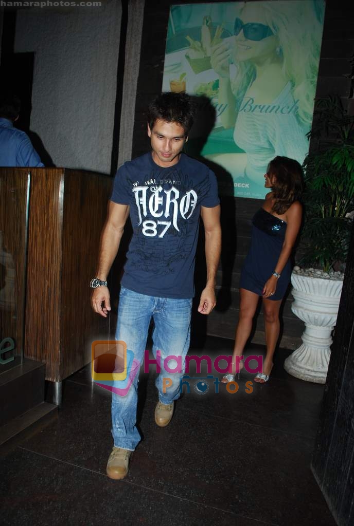 Shahid Kapoor at Kaminey success bash in Vie Lounge on 18th Aug 2009 