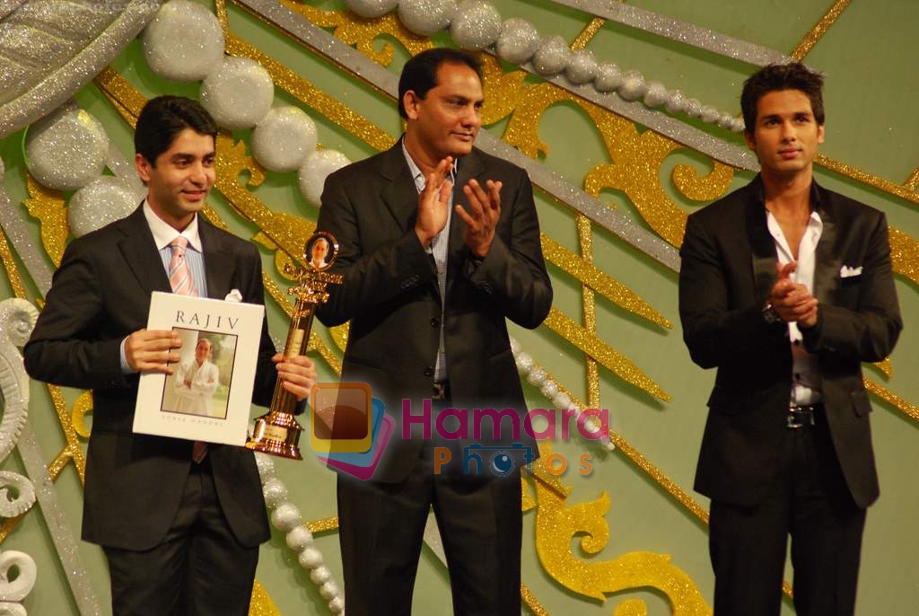 Shahid Kapoor, Azharuddin at Rajiv Gandhi Awards in NCPA on 19th Aug 2009 
