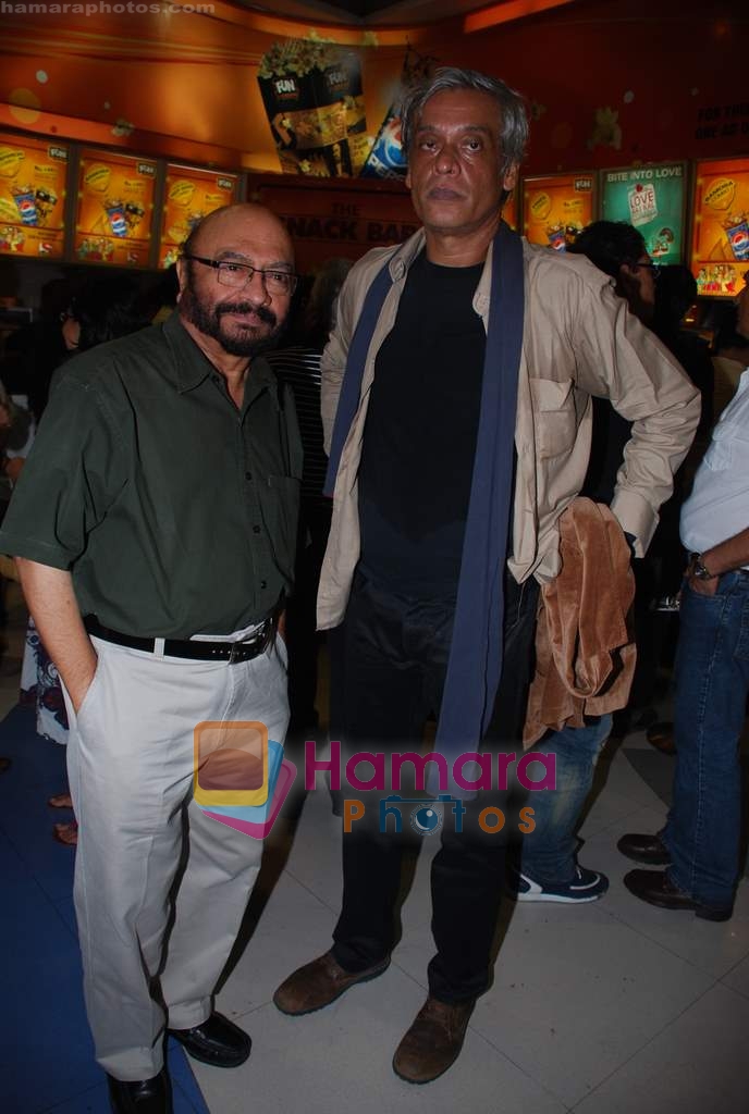 Sudhir Mishra at Sikandar premiere  in Fun on 20th Aug 2009 