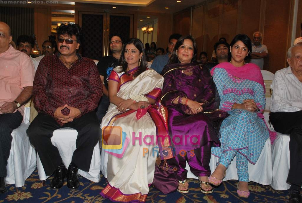 Sonali Rathod, Shravan Kumar, Priya Dutt at the Launch of Roopkumar and Sonali Rathod's album Ishtdev Ganpati in BJN on 19th Aug 2009