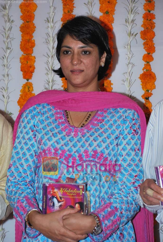 Priya Dutt at the Launch of Roopkumar and Sonali Rathod's album Ishtdev Ganpati in BJN on 19th Aug 2009 