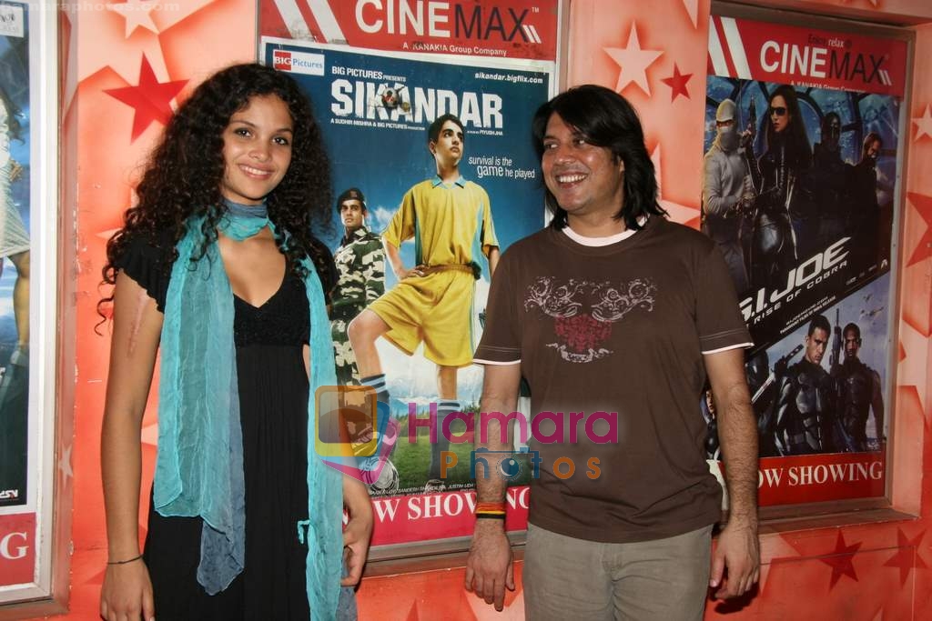 Ayesha Kapoor, Piyush Jha at Cinemax on 22nd Aug 2009 