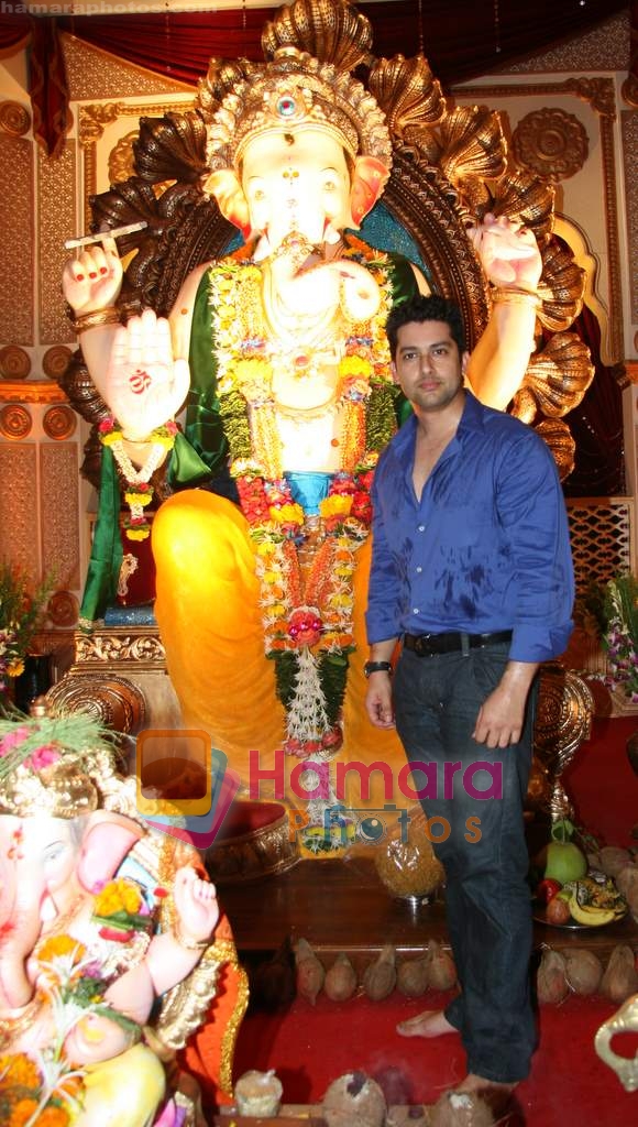 Aftab Shivdasani at Ganesha Celebration on 27th Aug 2009  