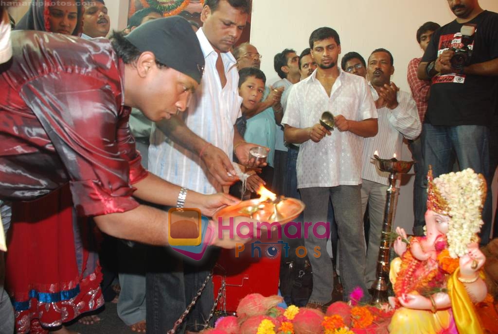 Sunil Pal at Andheri Ka Raja Ganpati in Mumbai on 30th Aug 2009 