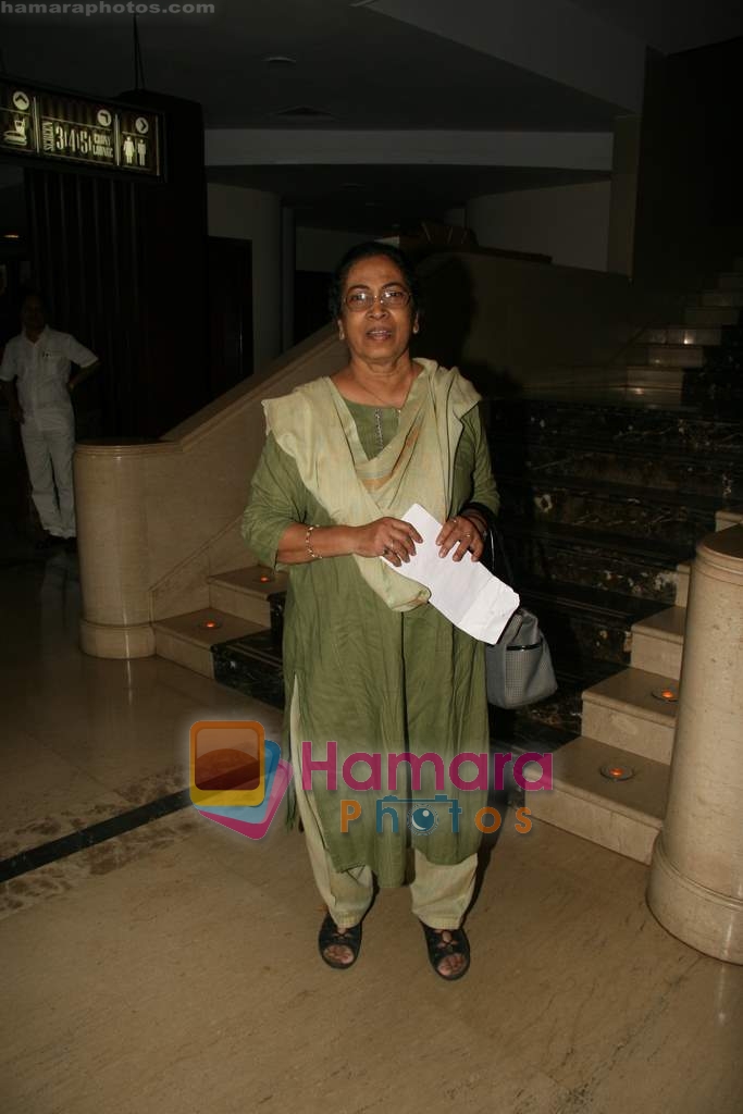Sulbha Arya at Amol Palekar's Samaantar premiere in Metro on 2nd Sep 2009 