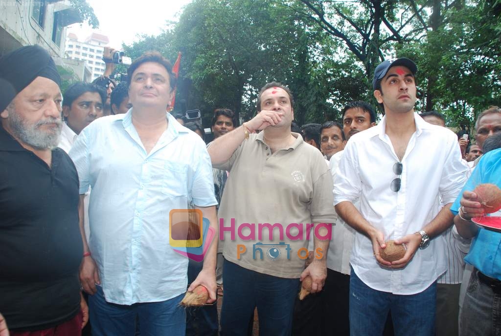 Rishi Kapoor, Rajiv Kapoor, Randhir Kapoor, Ranbir Kapoor at RK Ganpati Celebrations in RK Studios on 3rd Sep 2009 