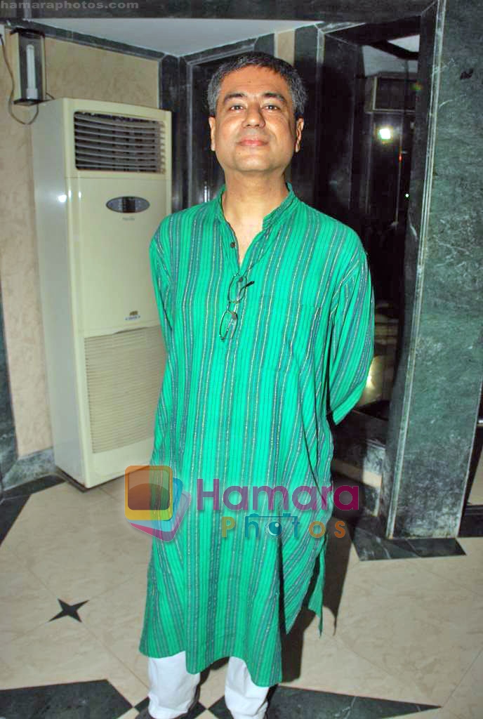 at What Women Want play premiere in Bandra on 6th Sep 2009 