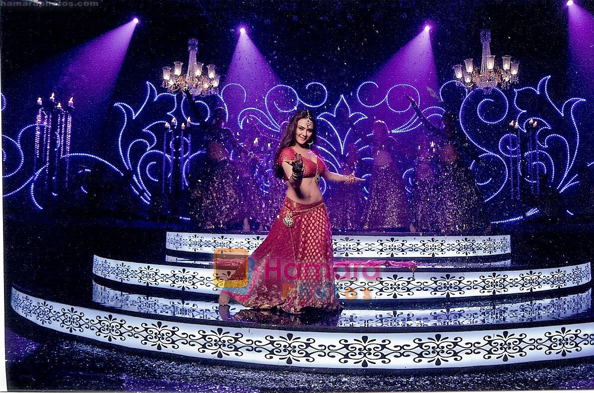 Preity Zinta in the still from movie Main Aur Mrs Khanna 