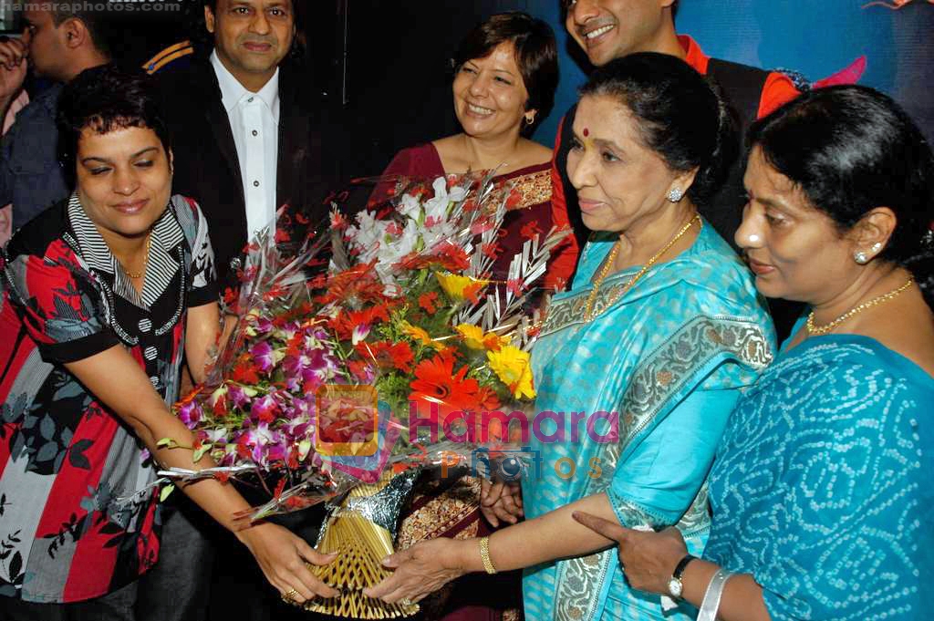 Asha Bhosle at the launch of Chintu Bhosle's new album Sapne Suhane in Puro on 7th Sep 2009 