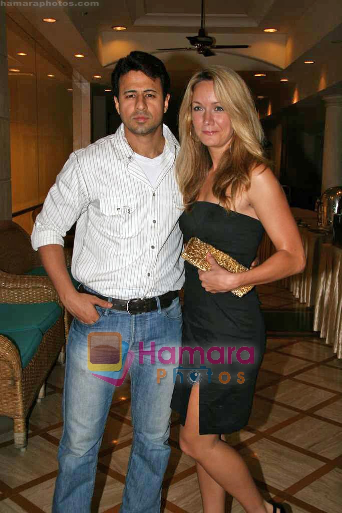 Aryan Vaid at Mr and Mrs Mishra show launch bash in Raheja Classique on 14th Sep 2009 