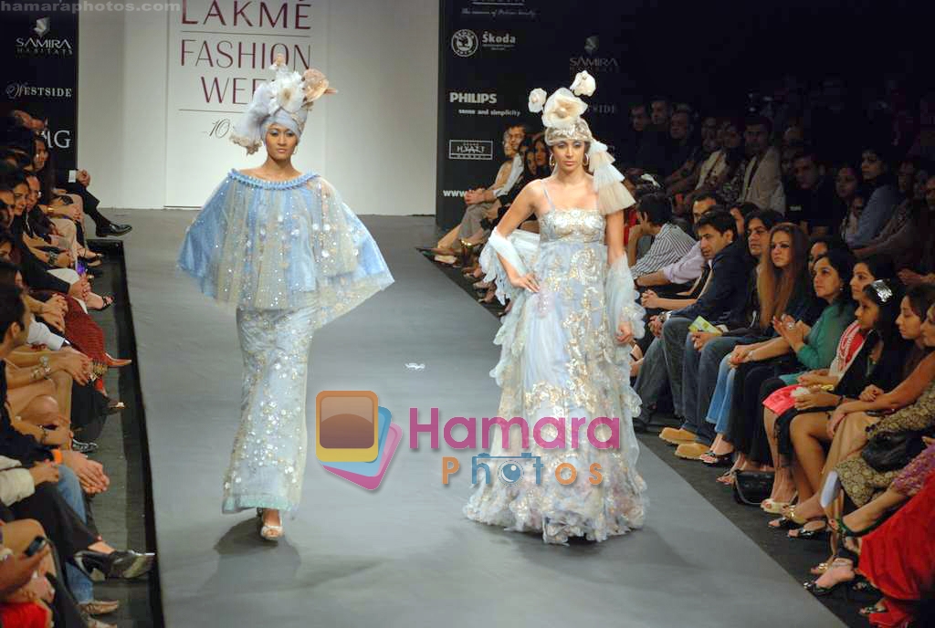 Model walk the ramp for the show called Lakme and IMG celebrate 10 years of fashion by Samira Habitats on LIFW Day1 on 18th Sep 2009 