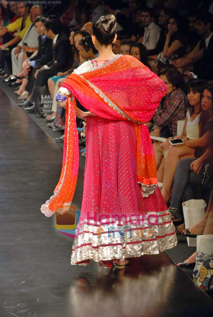 Model walk the ramp for Anita Dongre's Show on LIFW Day1 on 18th Sep 2009 