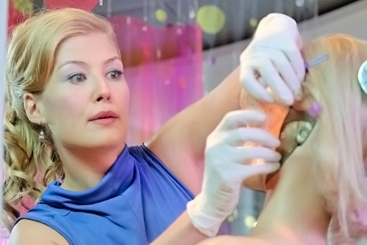Rosamund Pike in still from the movie SURROGATES 