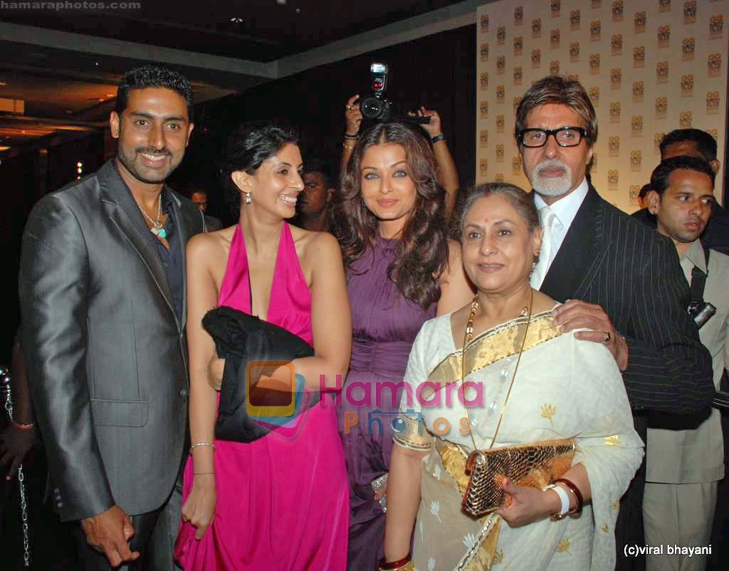 Amitabh Bachchan, Abhishek Bachchan, Aishwarya Rai, Jaya Bachchan, Shweta Bachchan at GQ Man of the Year Awards in Mumbai on 27th Sep 2009 