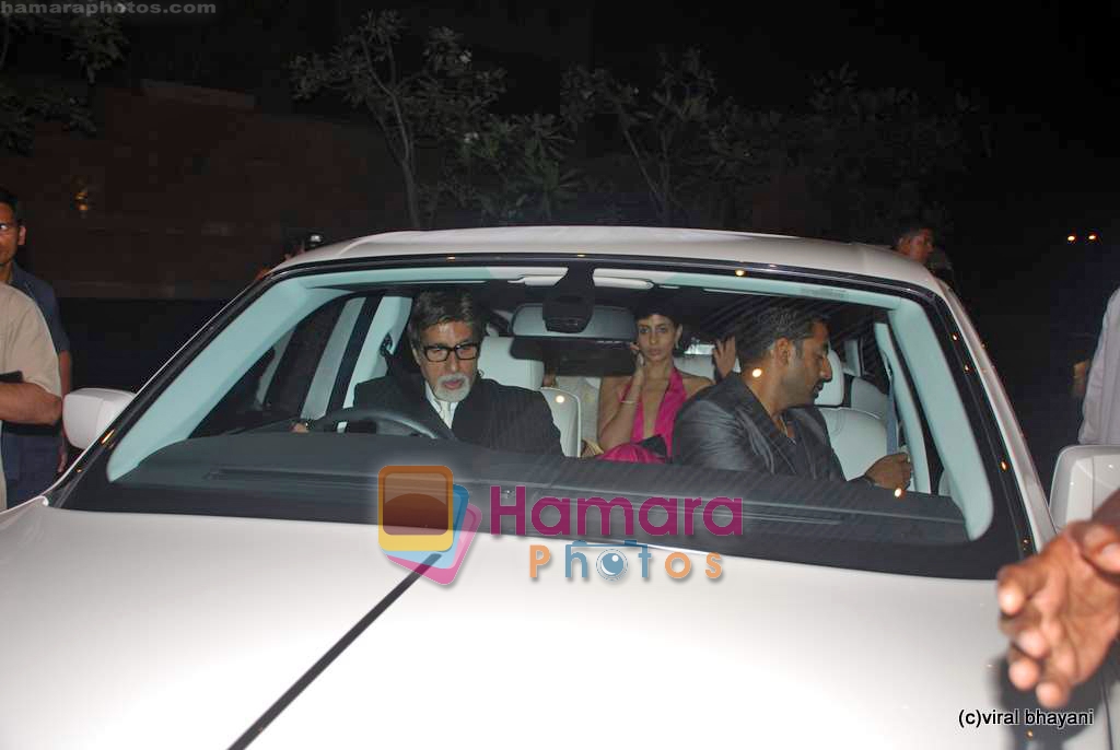 Amitabh and Abhishek Bachchan at GQ Man of the Year Awards in Mumbai on 27th Sep 2009 