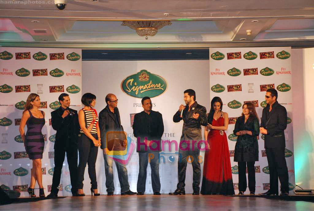 Dia Mirza, Fardeen Khan, Dino Morea, Aftab Shivdasani, Sanjay Gupta walk the ramp for Archana Kocchar show on 27th Sep 2009 