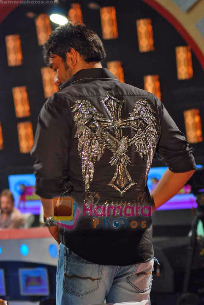 Ajay Devgan on the sets of Saregama Lil Champs in Famous Studios on 29th Sep 2009 
