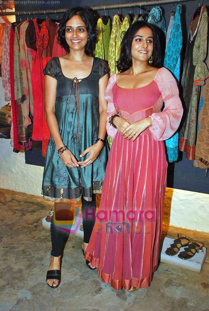 Vidya Balan at Priyadarshini Rao and Uttam Ghosh fashion preview in Zoya on 30th Sep 2009 