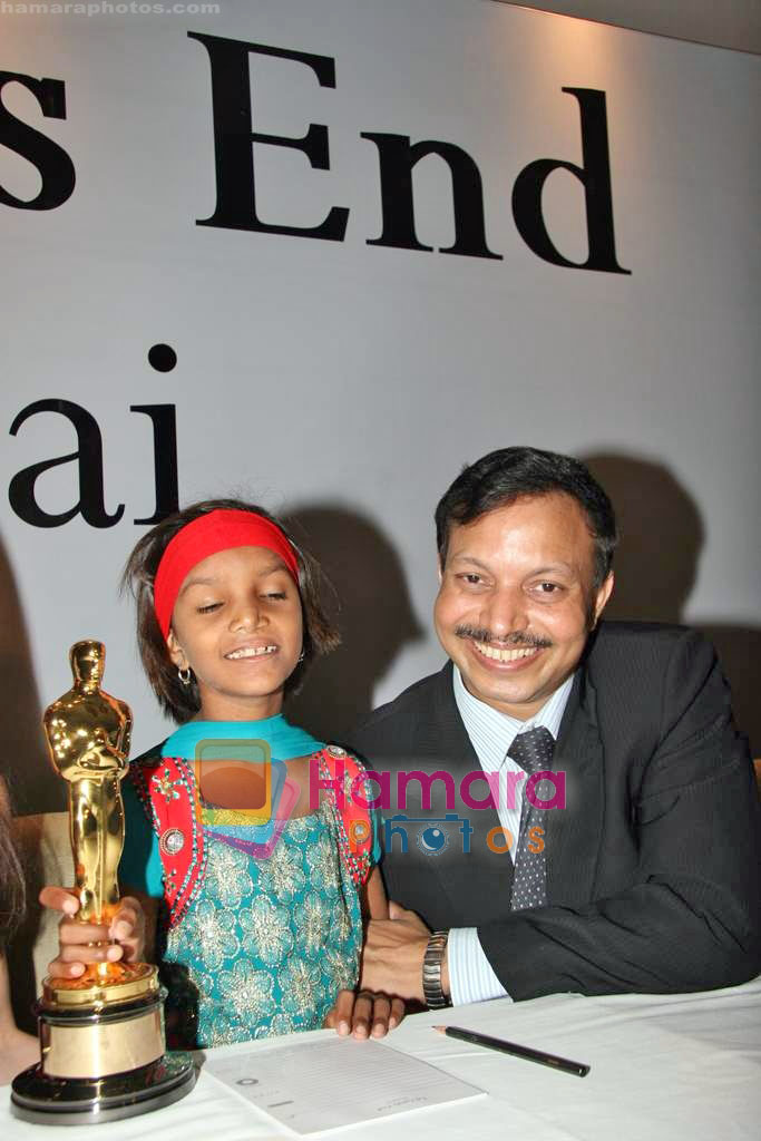 Pinki Kumari Sonkar at Smile Pinki film press meet in Taj Land's End on 1st Oct 2009 