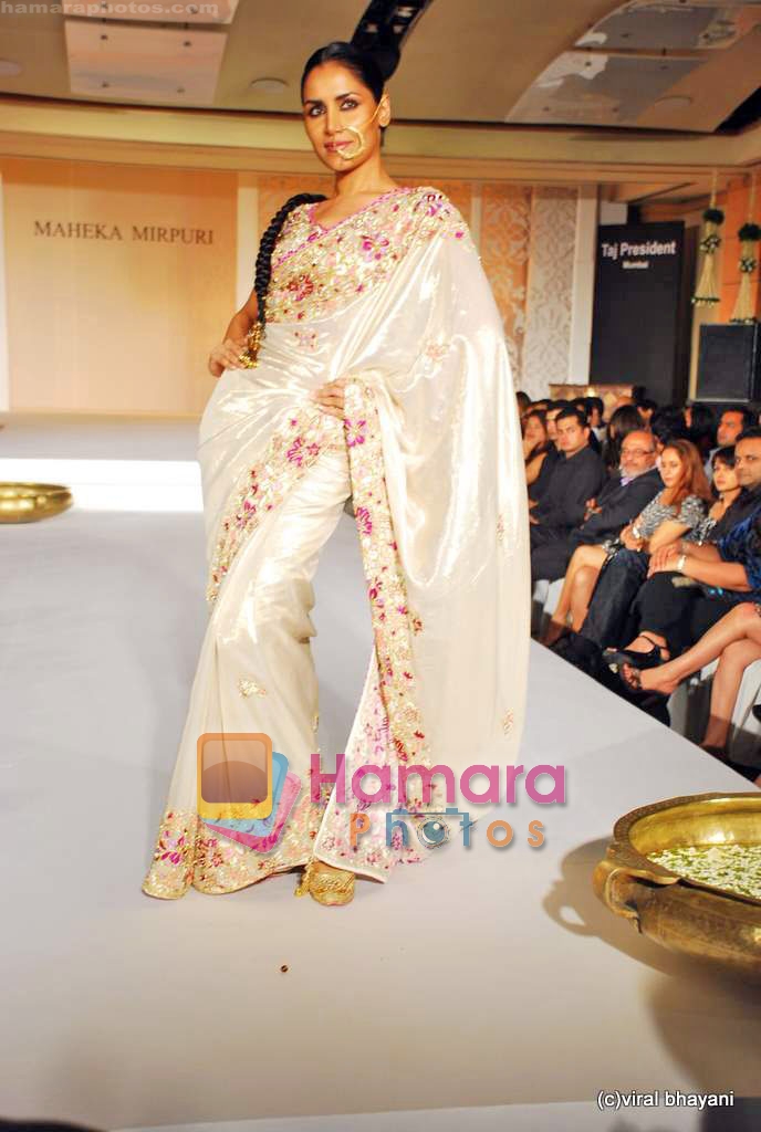 Model walks the ramp for Maheka Mirpuri Show in Taj President on 1st Oct 2009 