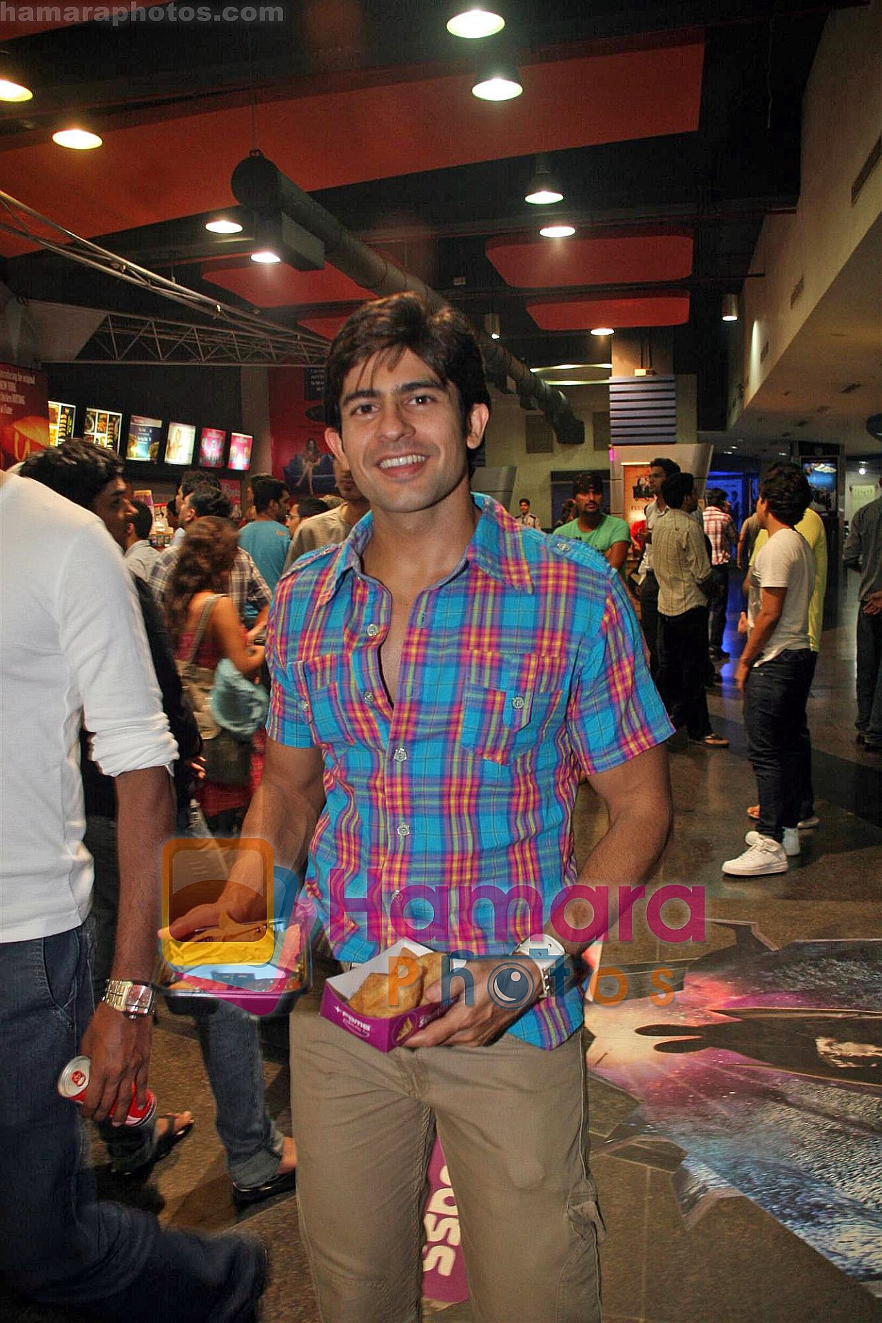 Hussain at Inglorious bastards movie premiere in Mumbai on 2nd Oct 2009 