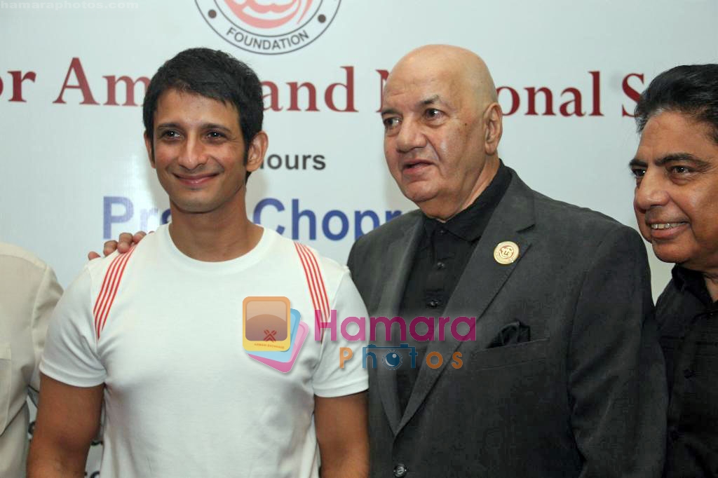 Prem Chopra and Sharman Joshi at the Foundation for amity and national solidarity in mumbai on 3rd Oct 2009 ~0