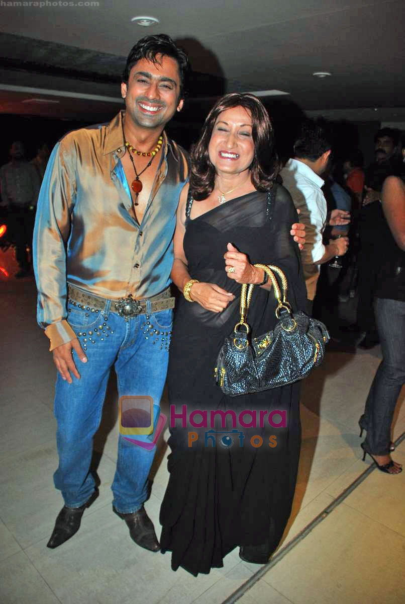 Anuj Saxena at Chase film bash in Blue Waters on 3rd Oct 2009 