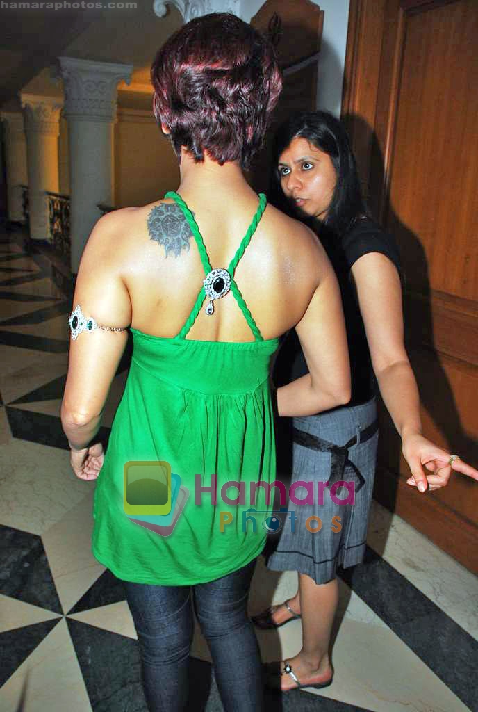Rakhi Sawant at Big Boss press meet to talk about the new inmate - her mom in The Club on 5th Oct 2009 