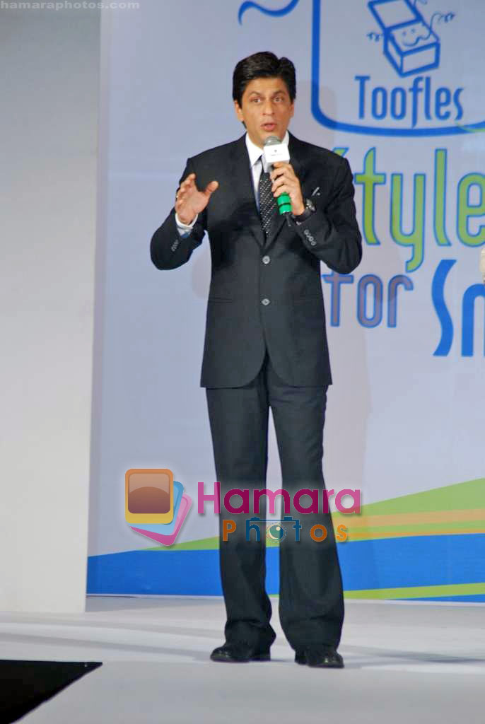 Shahrukh Khan at Give India ramp show for CEOs in Taj Colaba on 5th Oct 2009 