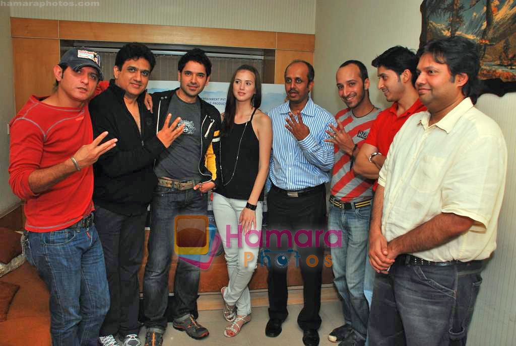 Farid Amiri, Dabboo Malik, Anuj Sawhney, Sanda Caktas, Sunil Pathare, Areesz Gandhi, Sameer Aftab at 3 Nights 4 days film promotional shoot in Oshiwara on 5th Oct 2009 