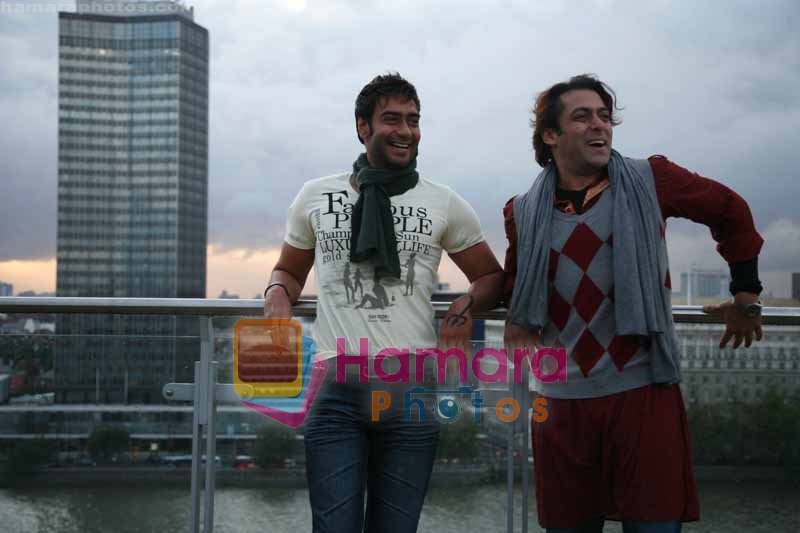 Salman Khan, Ajay Devgan in the still from movie London Dreams