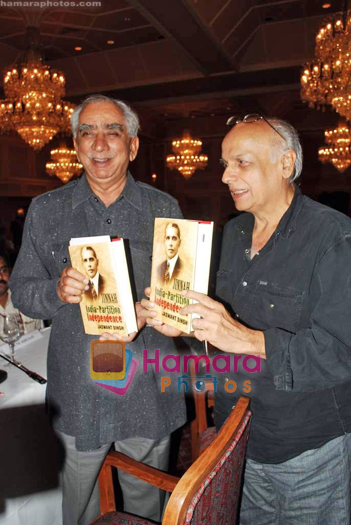 Mahesh Bhatt, Jaswant Singh at Jaswant Singh's book Jinnah launch in Trident on 6th Oct 2009 