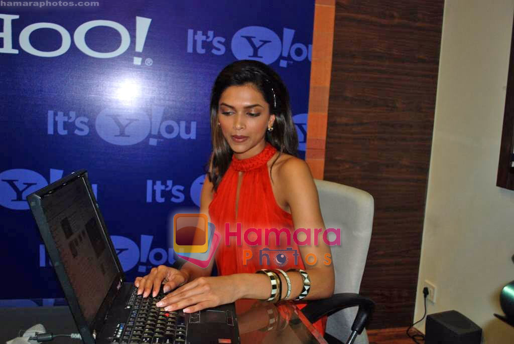 Deepika Padukone launches Yahoo's new look in Yahoo Office on 10th Oct 2009