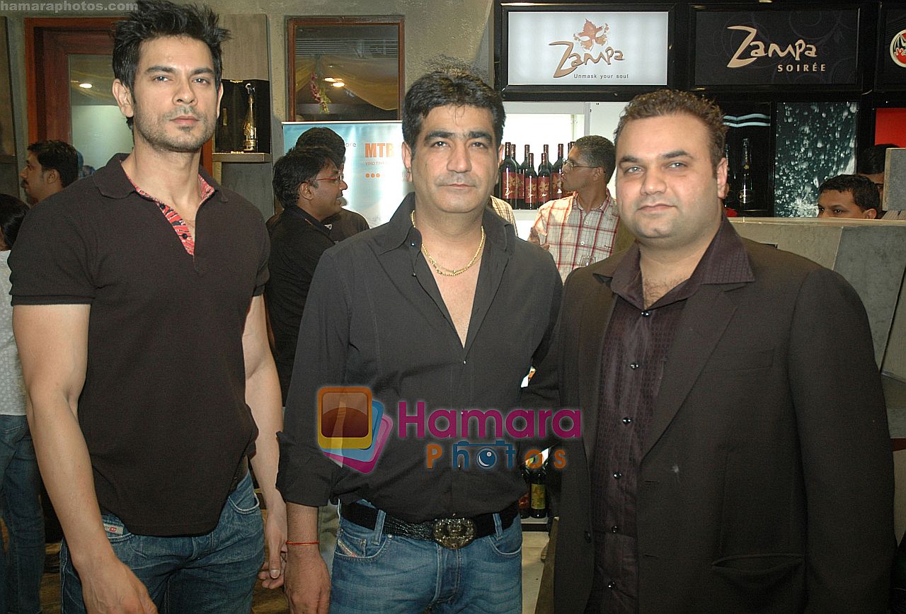 Hosts of Living Liquidz - Moksh Sani along with guest of honour Kishen Kumar & Keith Sequiera at the Launch of Living Liquidz in Tata Star Bazaar on 12th Oct 2009