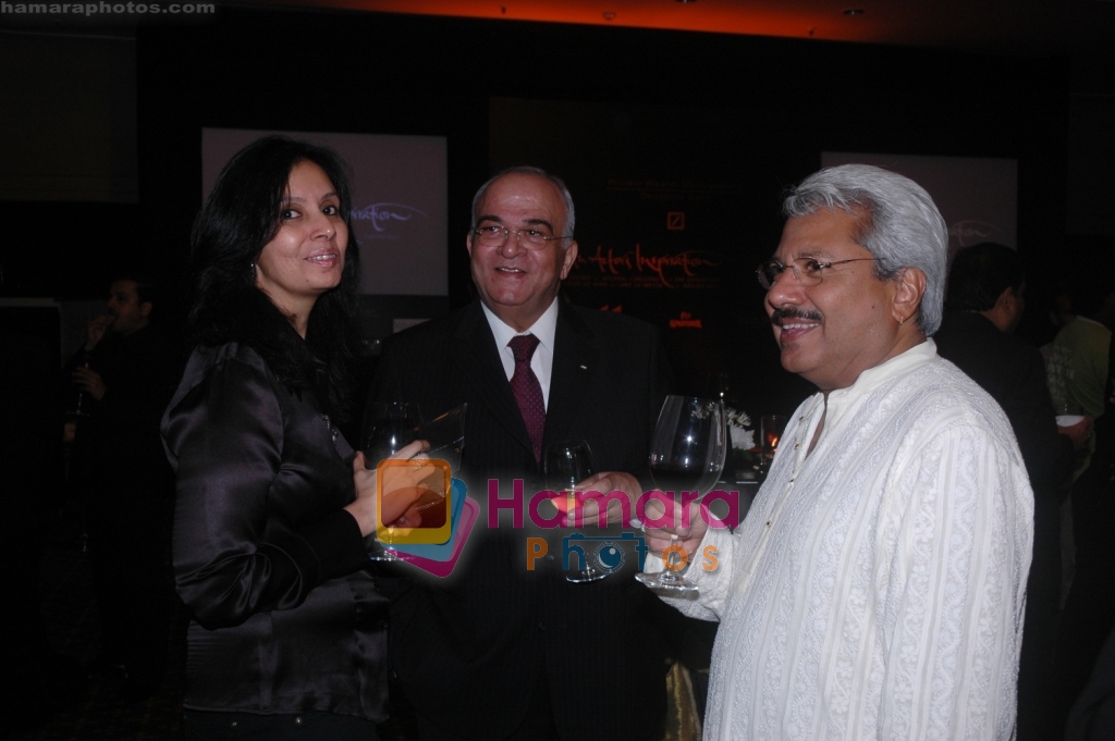 Leena Tipnis, Ambassador of Jordana nd Sunil Alagh at Bikram Saluja's Book launch party in Mumbai on 12th Oct 2009