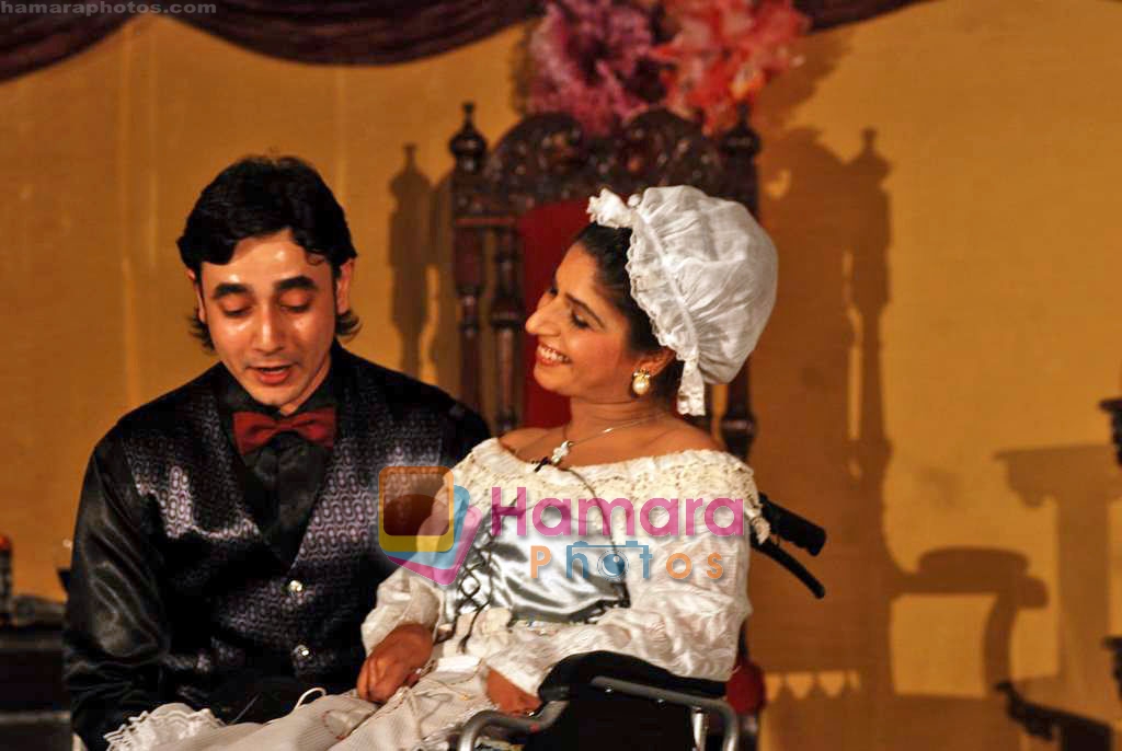Priyanka Chopra at Tom Alter's play The Melody of Love in ITC Grand Maratha on 11th Oct 2009 