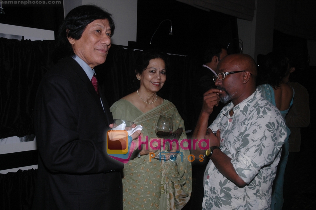 Laxman Shreshtha and Bose Krishnamachari at Bikram Saluja's Book launch party in Mumbai on 12th Oct 2009